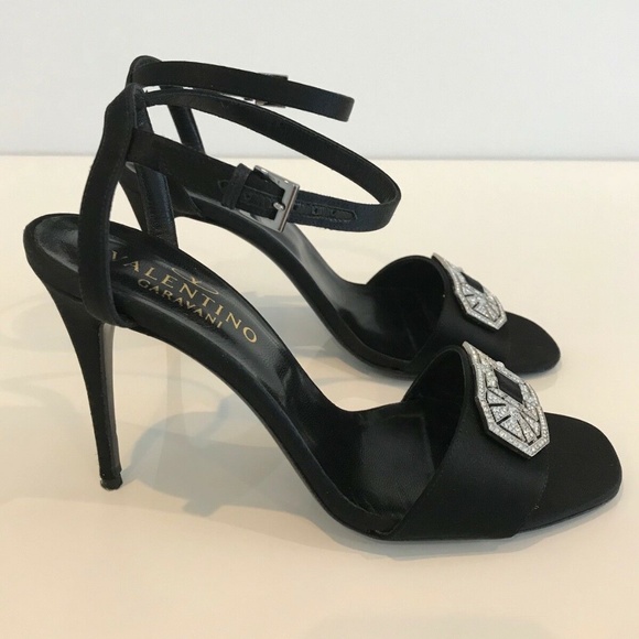 VALENTINO GARAVANI BLACK SATIN CRYSTAL ART DECO SANDALS SIZE IT 38 / US 8 - Picture 4 of 16